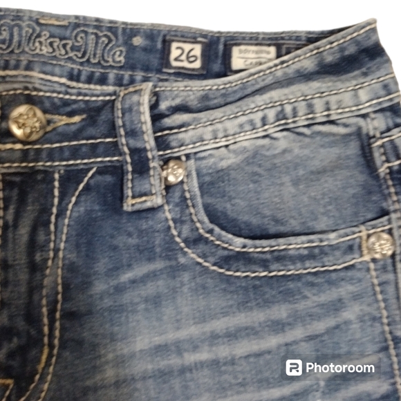 Miss Me Boyfriend Capris - Picture 4 of 7